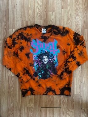 Hot Topic Orange & Black Tie-Dye Ghost Graphic Tee